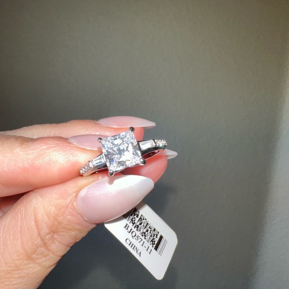 Princess cut with baguettes 1.5 carat lab diamond engagement style ring size 11 - Picture 3 of 6